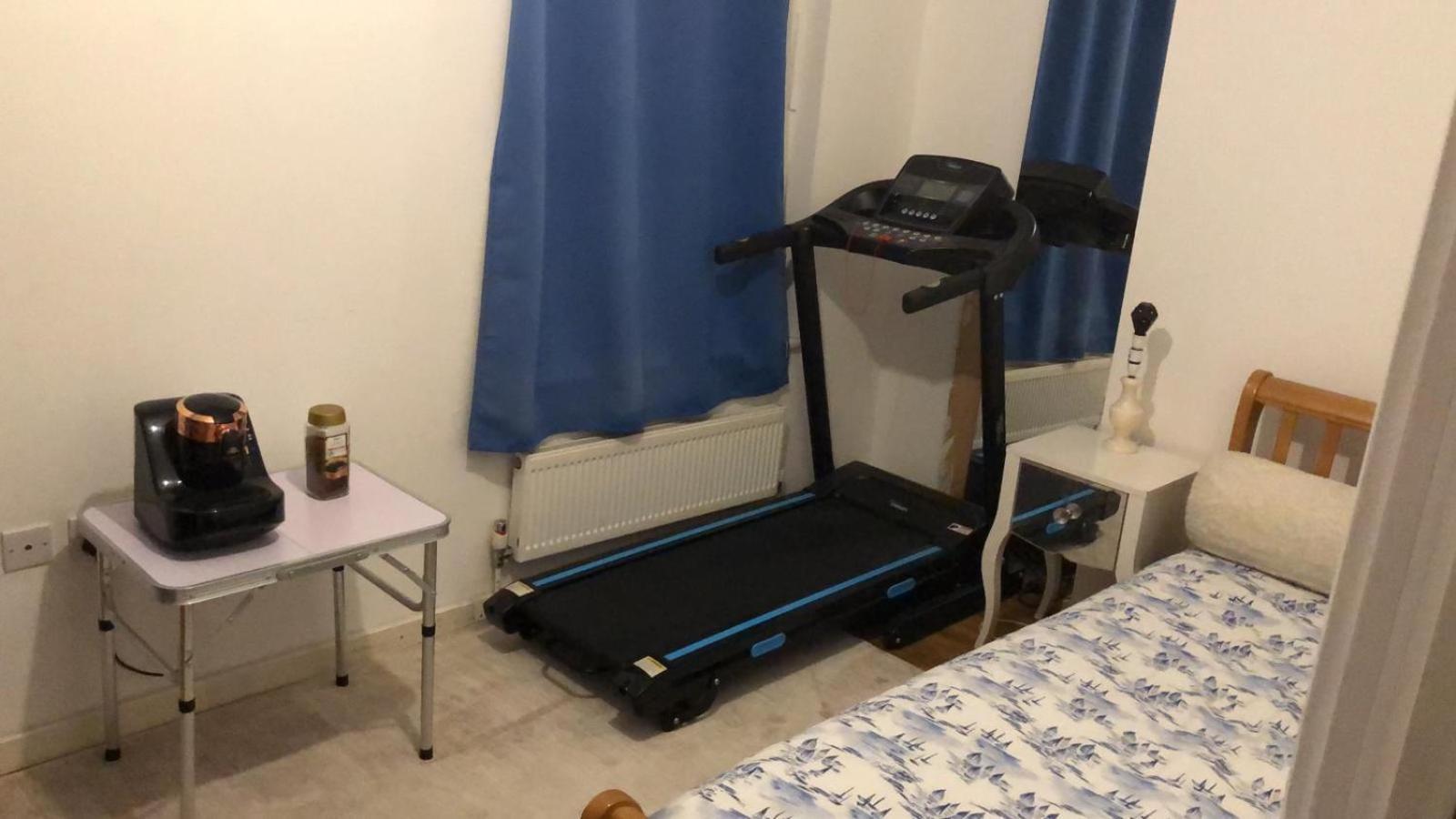 Prime Location - Cosy Room Dedicated Bathroom Alloggio in famiglia